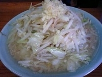 「塩（麺少な目、にんにく） 900円」@凛 蒲田店の写真