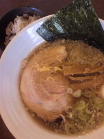 「らーめん￥650+半チャーハン（ランチサービス）」@八木屋の写真