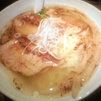 「豚トロチャーシューメン（塩）」@手打ちラーメン創房 舌笑家の写真