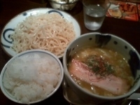 「夏季限定麺 グリーンカレーつけ麺 880円 + ライス 150円」@節骨麺たいぞう 池袋本店の写真