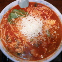 「激辛とまとラーメン（大辛・麺超カタメ） ￥1,050 チーズ ￥」@青竹手打ちラーメン 桐生宿の写真