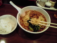 「坦々麺 750円（ランチライス無料）」@鴻運の写真