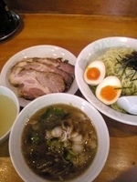 「地鶏つけめん（醤油）+チャーシュー」@支那そば 阿波家の写真