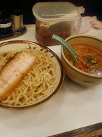 「つけ麺 背脂 中盛り 【800円】」@らーめん 凌駕の写真