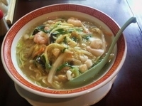 「海鮮と野菜入りのあんかけ湯麺（950円）」@東北餃子楼の写真