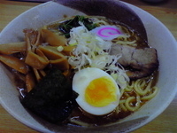 「中華そば（中盛り）+メンマ」@常勝軒 前橋総本店の写真