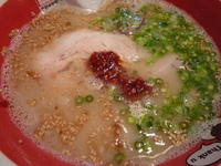 「モヒカンらーめん 500円  とんこつ飯 500円」@モヒカンらーめん 味壱家の写真