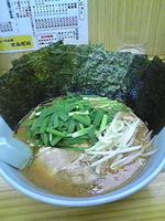 「のりらーめん中盛 / 唐辛子 / 麺硬め / ニラ」@らーめん家 せんだい 鶴ヶ峰本店の写真