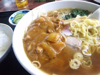 「カレーラーメン+半ライス 650円+150円=800円」@手打ラーメン来々軒 つくば店の写真