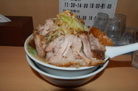 「ド・魂麺大盛+バカ豚+野菜追加」@魂麺の写真