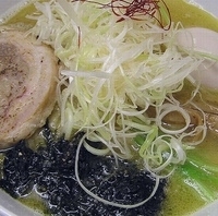 「しおらーめん（あじたま+白髪ねぎトッピング）」@塩ラーメン・つけめんのお店 はないちの写真