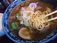 「カレー風味中華そば+半熟煮玉子+ミニライス 750円+100円+」@麺屋 鎌倉山の写真