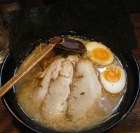 「こってり秀虎らー麺 正油 全部のせ」@麺屋 秀虎の写真