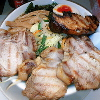 「らーめん（麺カタメ）￥700 野菜+肉てんこ盛り￥550」@暮六つらーめん倶楽部2の写真