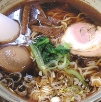 「黒濃ラーメン（煮玉子トッピング）」@しゅうまい屋の写真