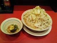 「ラーメン+スキヤキ（80円）」@用心棒の写真