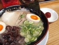 「らーめん白（こってり、硬め）+味玉+オーローみそ+明太子めし」@博多ラーメン 清水屋の写真