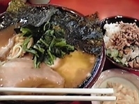 「中盛りチャーシュー+ライス+チャーシューまぶし」@環2家の写真