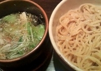 「白鶏塩つけ麺（850円）+大盛り（100円）」@屋台らーめん 鷹流 高田馬場店の写真