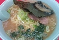 「醤油ラーメン（590円）+中盛り（100円）」@山岡家 高田馬場店の写真