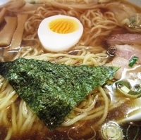 「ワンタンめん（火曜は100円引き）」@らーめん どんぐりの写真