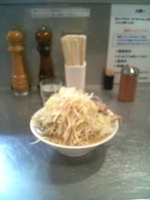 「ラーメン 野菜 にんにく あぶら からめ」@らーめん大 本郷店の写真