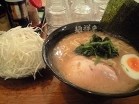 「とんこつ醤油ラーメン中+白髪ネギ（750円+150円）」@麺祥来の写真
