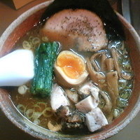 「あってり麺（しょうゆ）￥700 コロチャー￥100」@あってりめんこうじの写真