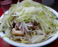 「小ラーメン豚入り ヤサイ」@ラーメン二郎 目黒店の写真