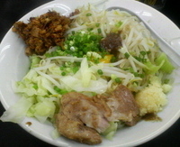 「ぎ郎汁なし 太麺 ニンニク 野菜増し」@らーめん ぎょうてん屋 町田店の写真