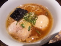 「ミニラーメン（名古屋コーチンたまご）」@支那そばや 新横浜ラーメン博物館店の写真