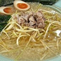 「ネギラーメン（脂少し多め・麺超硬め・味薄め）￥700+モーニング」@ラーメンショップ 122号騎西店の写真