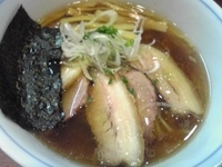 「醤油らーめん（チャーシュー増し）+静岡直送釜揚げしらすご飯」@麺処 びぎ屋の写真