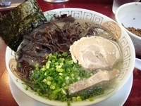 「らーめん+きくらげ+辛そぼろ」@博多長浜らーめん 楓神の写真