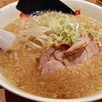 「ラーメン（￥720）ランチメニュー（餃子4個小ライス￥100）」@野方ホープ 吉祥寺店の写真