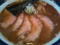 「ラーメン（太麺）700円 チャーシュー300円」@つけ麺 目黒屋の写真