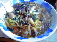 「天然きのこらーめん+大盛り」@手打ちらーめん 金龍の写真