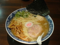 「中華そば（大盛り）+味玉」@めんさいぼう五郎左の写真