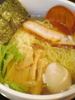 「塩ラーメン+味付け玉子」@濱塩らぁめん 白虎の写真