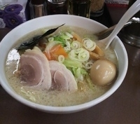 「塩ラーメン+野菜+サービス味玉（730円）」@ハッスルラーメンホンマ 錦糸町店の写真