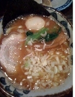 「豚骨醤油らーめん（味玉）」@つけめん・らーめん活龍 本店の写真