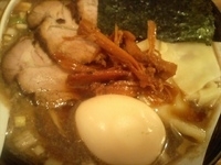 「特製煮干しラーメン（900円）」@すごい煮干ラーメン凪 新宿ゴールデン街店 本館の写真