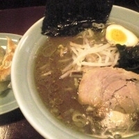「特製黒みそラーメン700円+焼き餃子380円」@ラーメン福家の写真