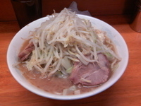 「小ラーメン（ニンニク、カラメ） 650円」@ラーメン二郎 立川店の写真