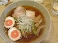 「ラーメン（味玉子入り）」@山﨑麺二郎の写真