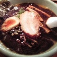 「濃厚黒らぁめん」@らぁめん 太陽軒の写真