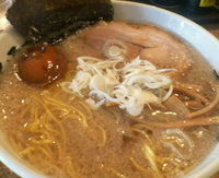 「こってり醤油（背脂たっぷり）￥730 + 味玉￥100」@きくちひろきの写真