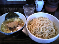 「つけめん（中盛+麺変更で太麺+にんにく）」@麺処 井の庄の写真