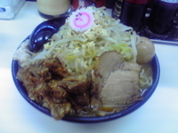 「味玉なると麺（やさいマシマシ）」@らーめん 成都の写真