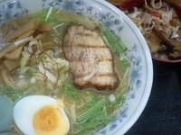 「塩ラーメン+炙りチャーシュー丼（700円+300円）」@優勝軒 柏店の写真